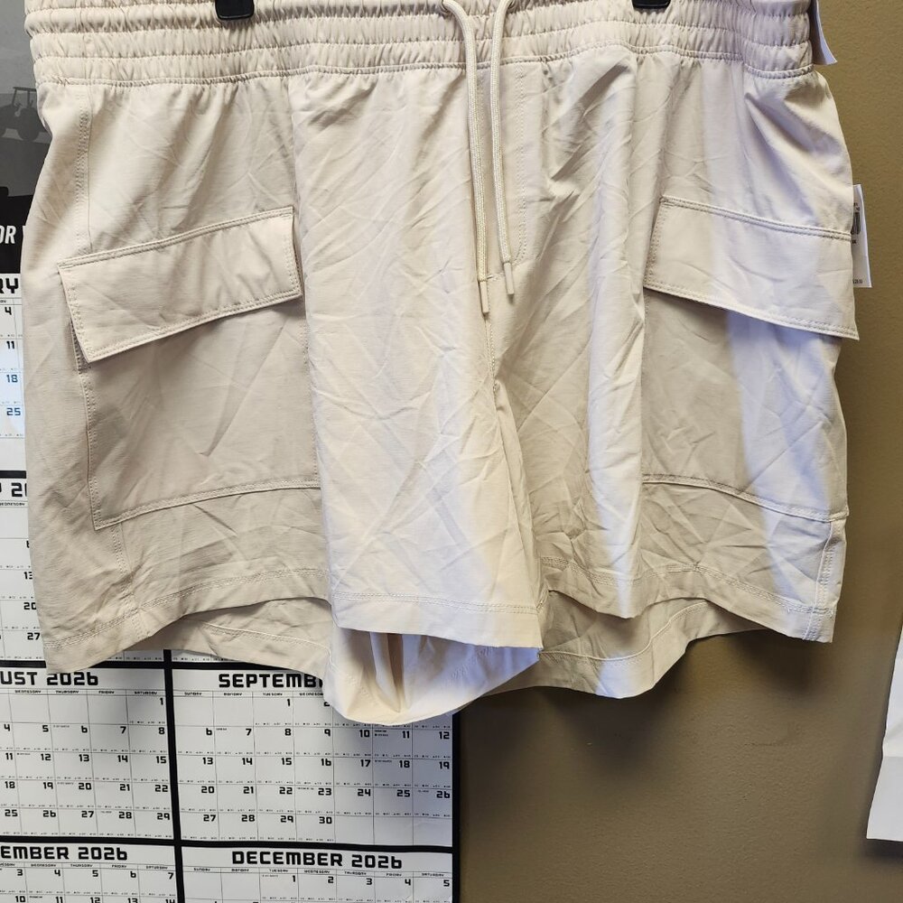 Old Navy High-Rise Cargo Shorts